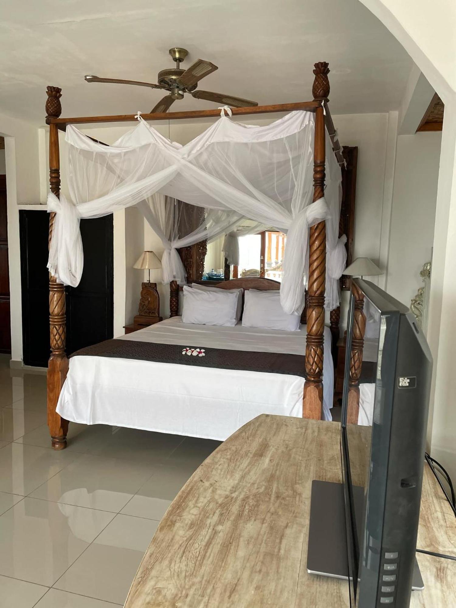 Puri Oka Beach Bungalows Кандидаса Экстерьер фото